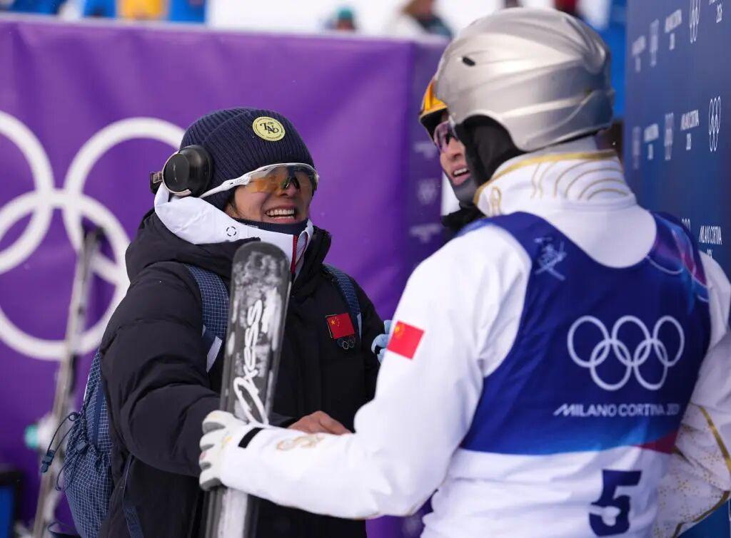 世俱杯官方-冠军伉俪，比翼齐飞